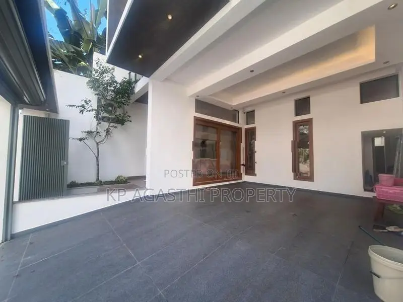 Fully Furnitured Luxury House for Sale in Battaramulla