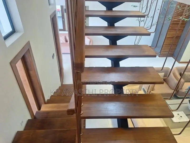 Fully Furnitured Luxury House for Sale in Battaramulla