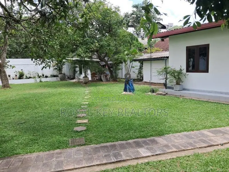 06 Bedroom Furnished House for Rent In Rajagiriya