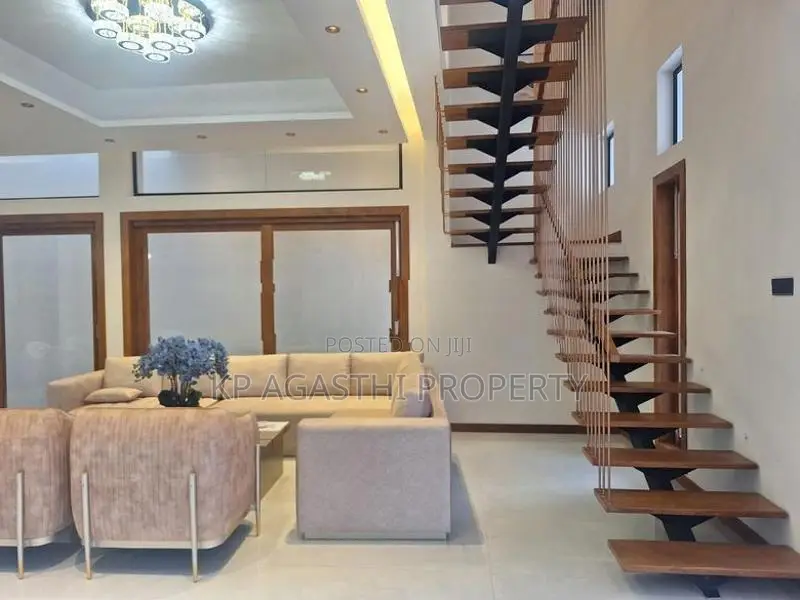 Fully Furnitured Luxury House for Sale in Battaramulla