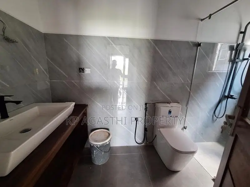 Thalawathugoda House for Sale