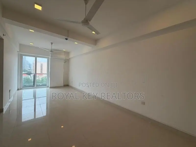 🏢 Cornwall - 03 Bedroom Unfurnished Apartment for Sale