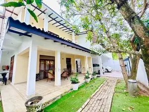 2-Storey Luxury House for Sale – Ambawatta Road