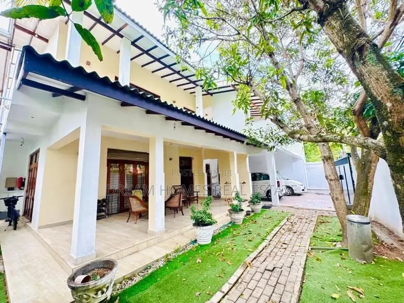 2-Storey Luxury House for Sale – Ambawatta Road