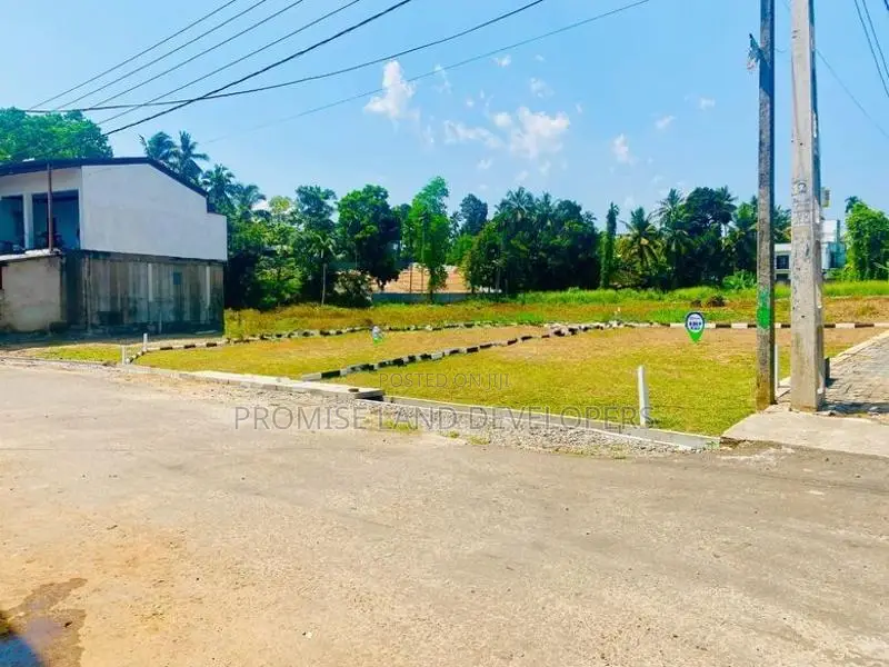 Commercial Property for Sale in Athurugiriya C33