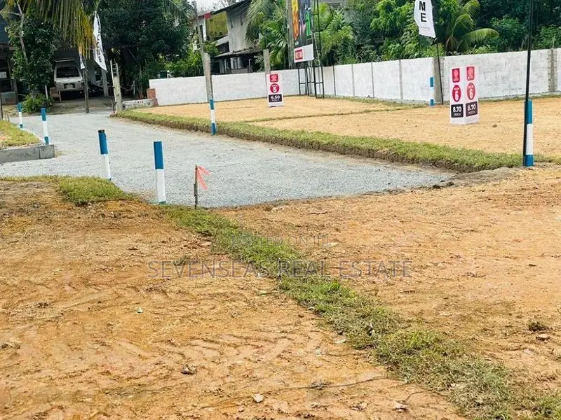 Residential Land in Wethara Old Road Polgasowita
