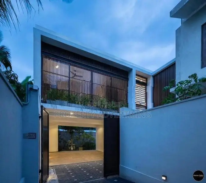 Pannipitiya 4 BR Architecture House For Sale in Thalawathugoda