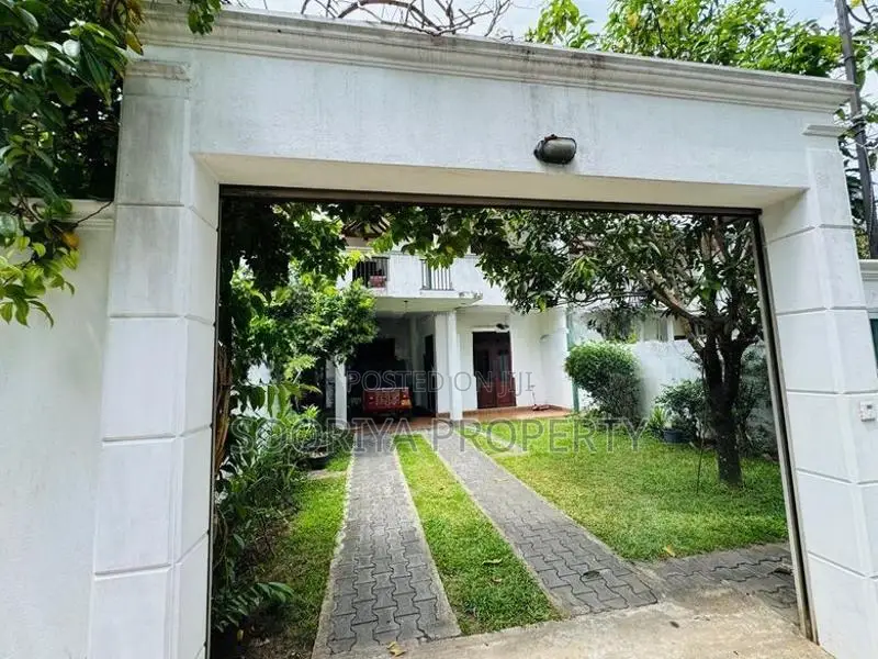 Newly Build 2 Story House for Sale in Piliyandala