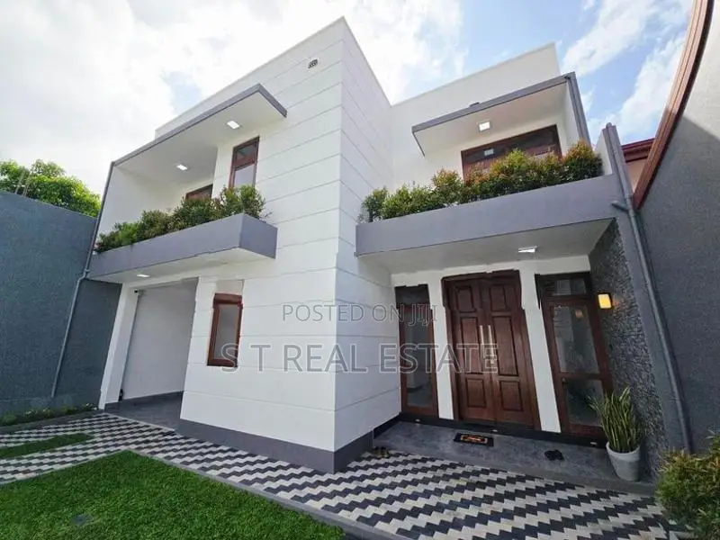 Newly Build Luxury 2 Storey House for Sale in Piliyandala