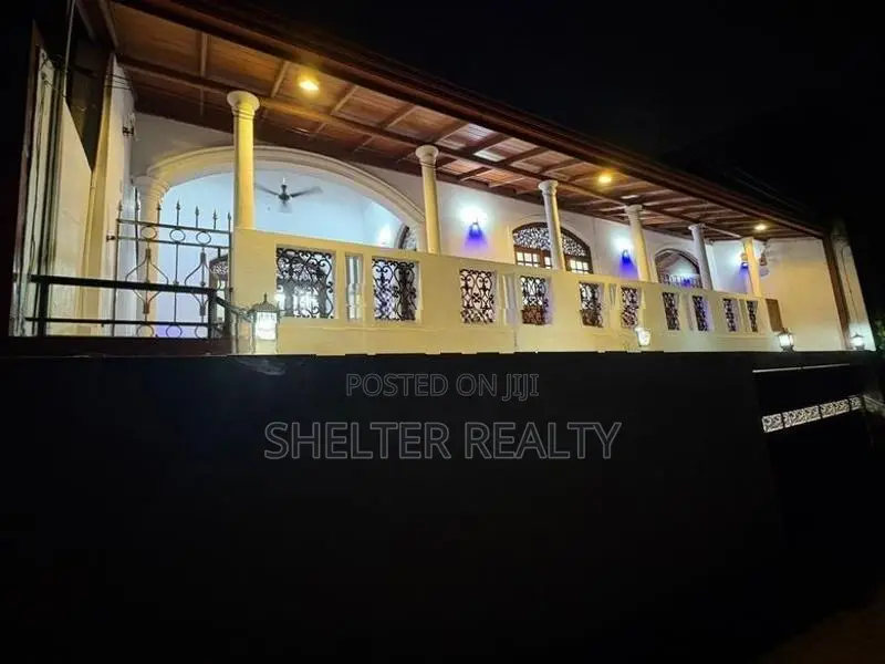 Spacious 4 Bedroom House for Rent in Buthgamuwa