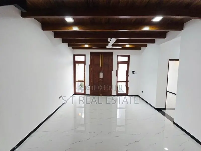 Newly Build Luxury 2 Storey House for Sale in Piliyandala