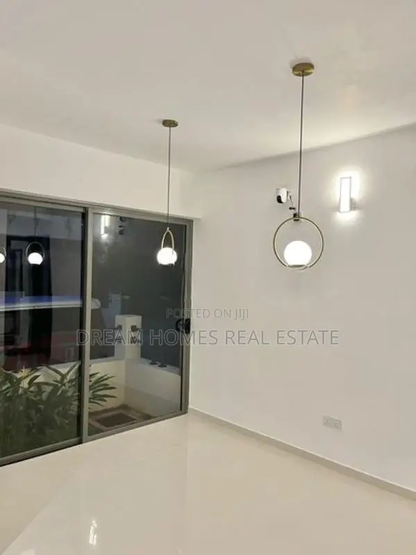 4 Bedroom House for Sale in Hokandara
