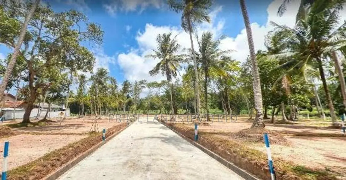 Land in Minuwangoda Devalapola