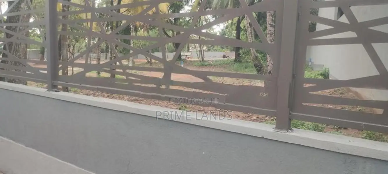 Residential Land for Sale in Thalahena