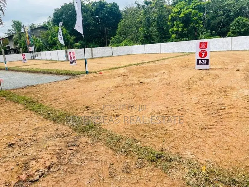 Residential Land in Wethara Old Road Polgasowita