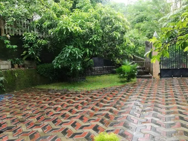 Spacious Two-Storey House for Sale – Waligalla Gampola