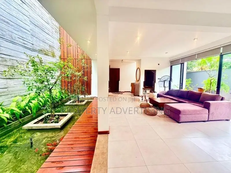 Pannipitiya 4 BR Architecture House For Sale in Thalawathugoda
