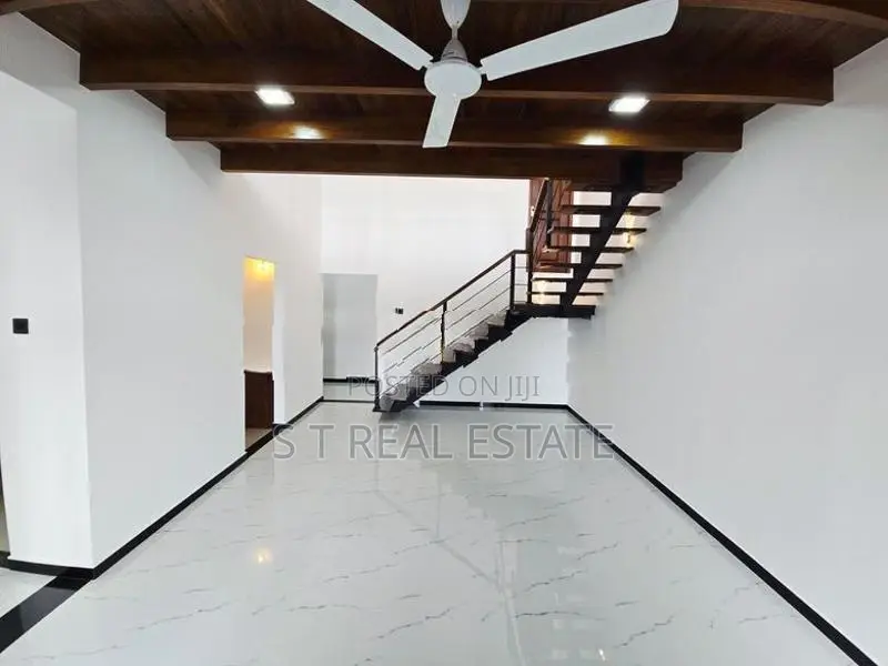 Newly Build Luxury 2 Storey House for Sale in Piliyandala