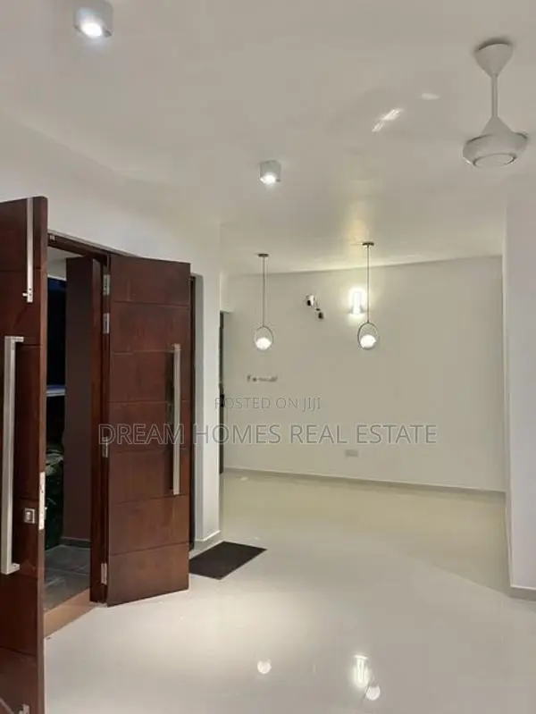 4 Bedroom House for Sale in Hokandara