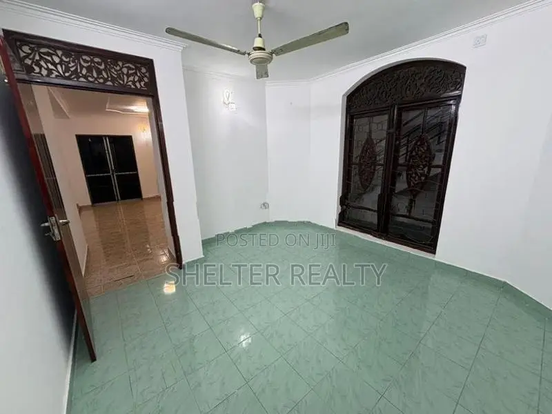 Spacious 4 Bedroom House for Rent in Buthgamuwa