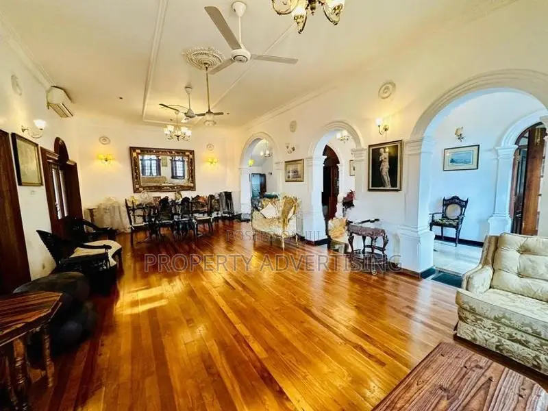 Nugegoda Luxurious House For Sale