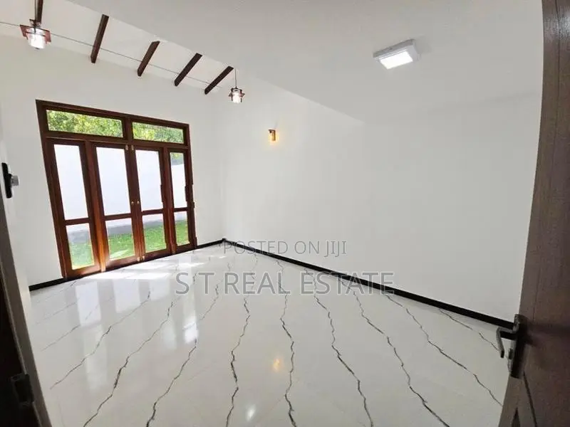 Newly Build Luxury 2 Storey House for Sale in Piliyandala