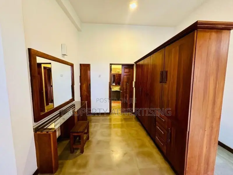 5BR Nugegoda Luxurious House for Sale in Prime location