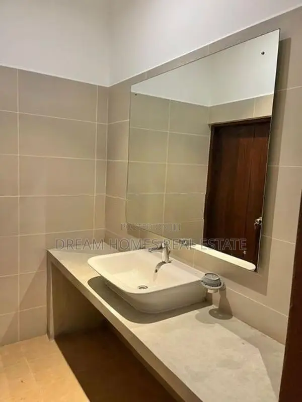 4 Bedroom House for Sale in Hokandara