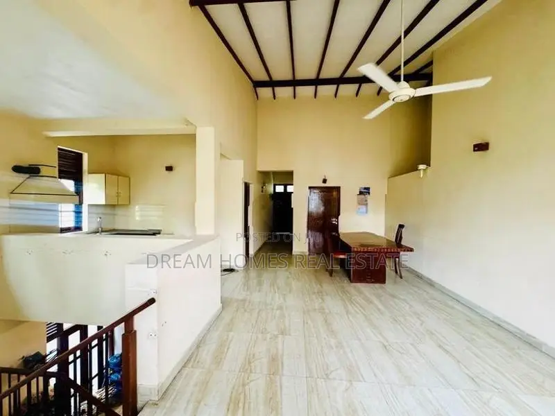 2-Storey Luxury House for Sale – Ambawatta Road