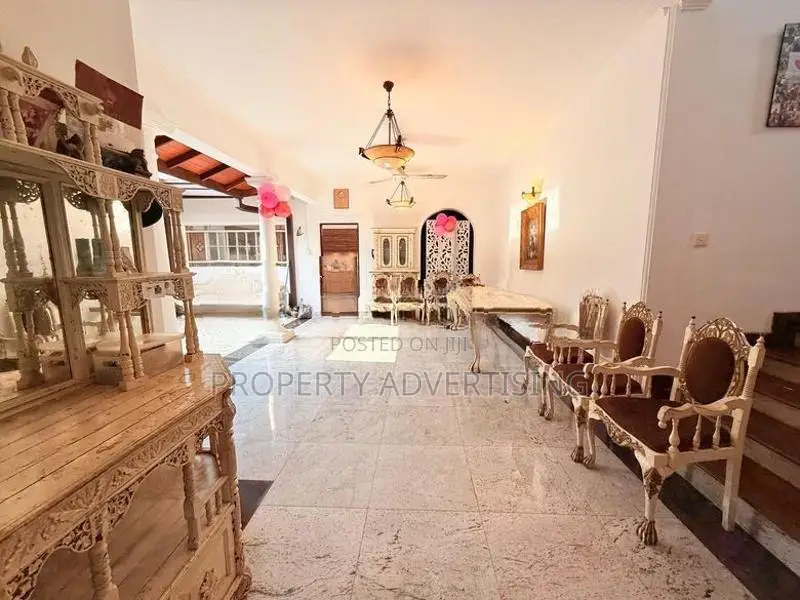 6BR Battaramulla Colonial Style House for Sale Jayanthipura