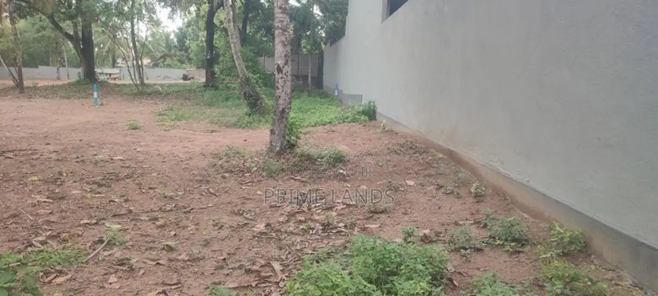 Residential Land for Sale in Thalahena