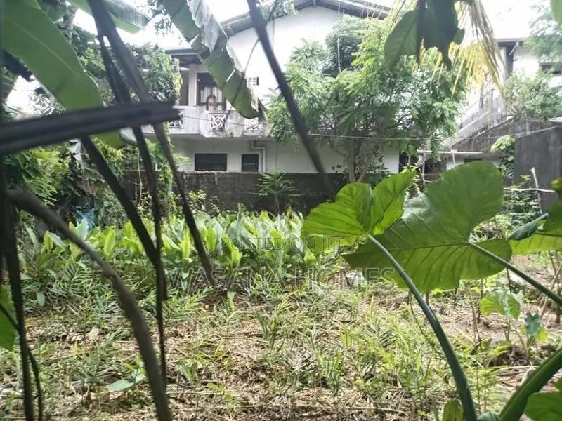 Neat land for sale Talawathugoda