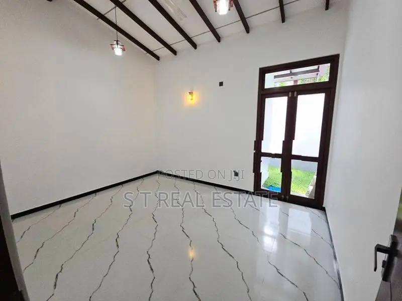 Newly Build Luxury 2 Storey House for Sale in Piliyandala