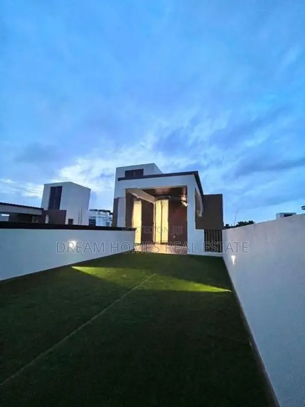 4 Bedroom House for Sale in Hokandara