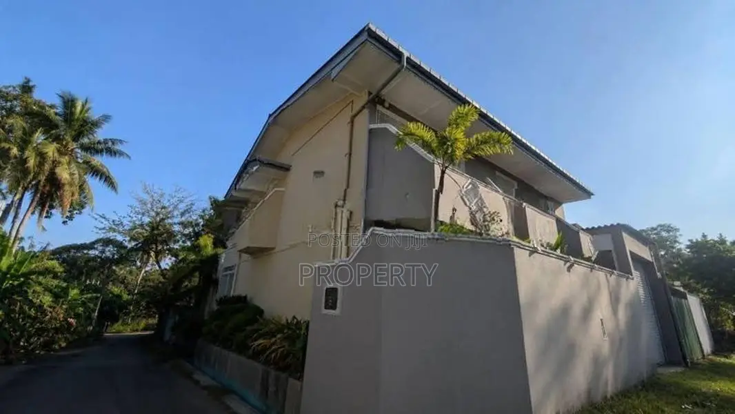 Fully Furnished 5BR House for sale in Athurugiriya