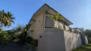 Fully Furnished 5BR House for sale in Athurugiriya