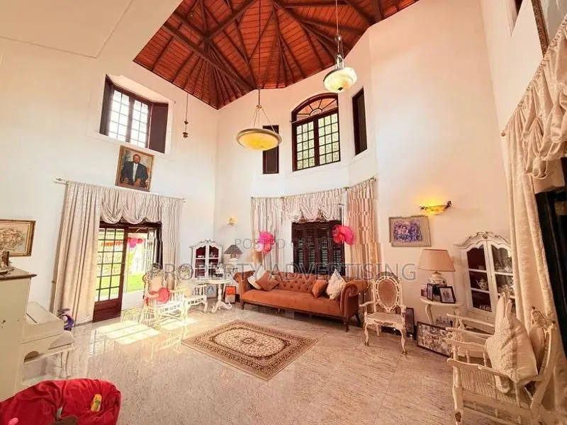 6BR Battaramulla Colonial Style House for Sale Jayanthipura