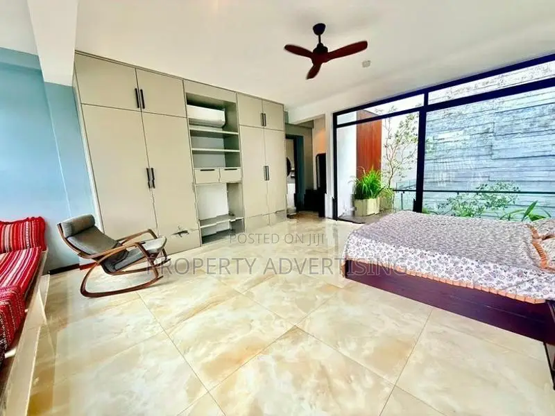 Pannipitiya 4 BR Architecture House For Sale in Thalawathugoda