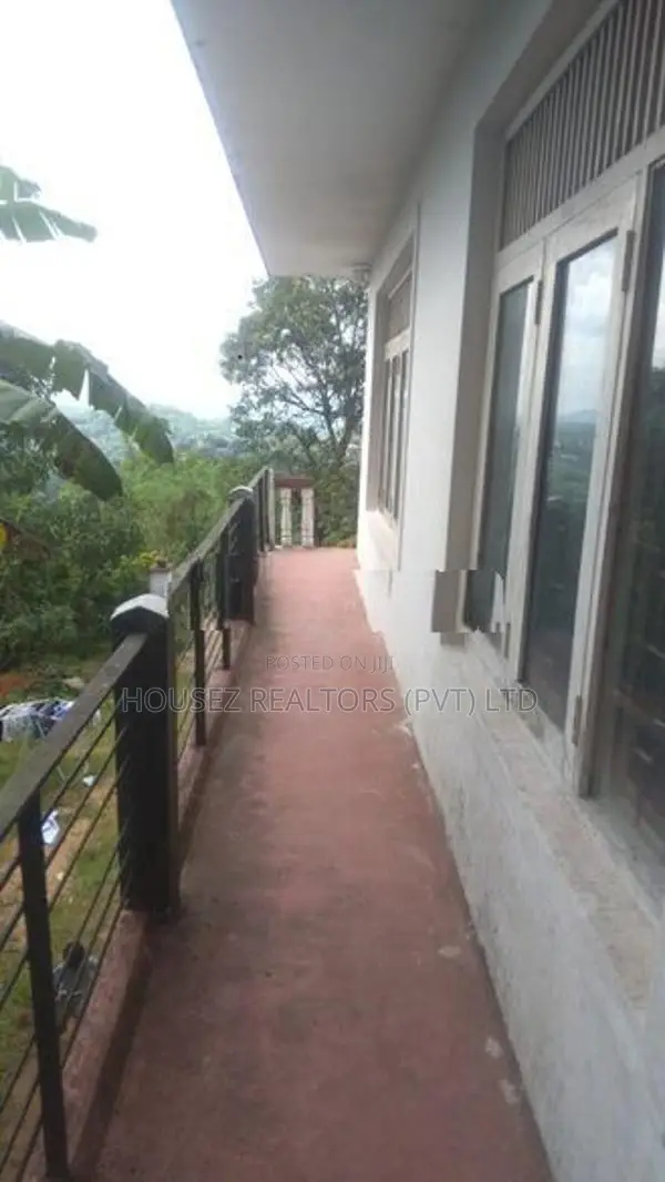 Spacious 6-Bedroom House for Rent – Kandy