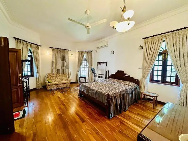 Nugegoda Luxurious House For Sale