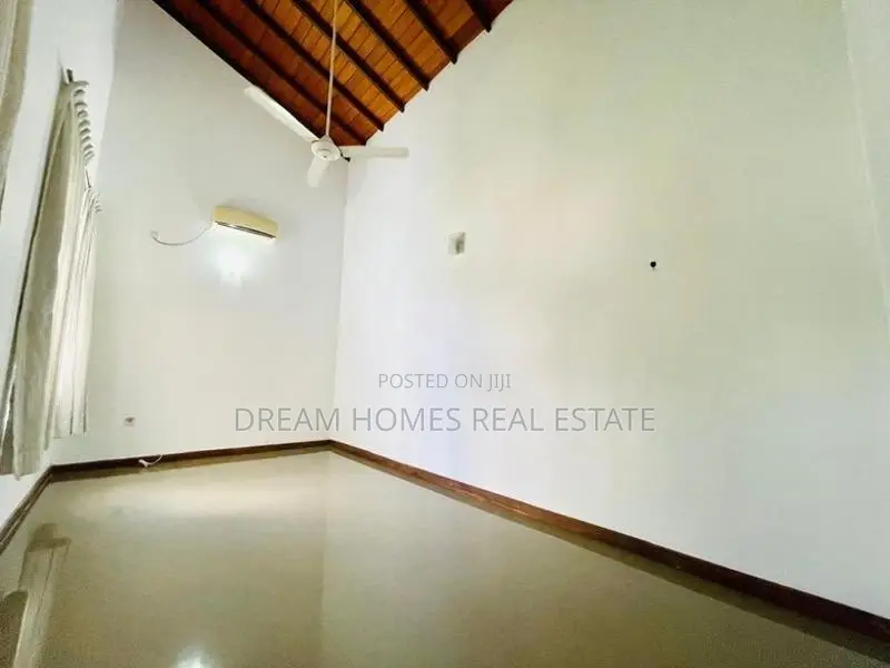 Modern Architect-Designed Luxury House for Sale – Wickramasinghepura
