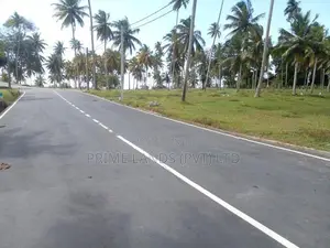 මාතර ලැබීම පාරෙන් බිම් කොටස්