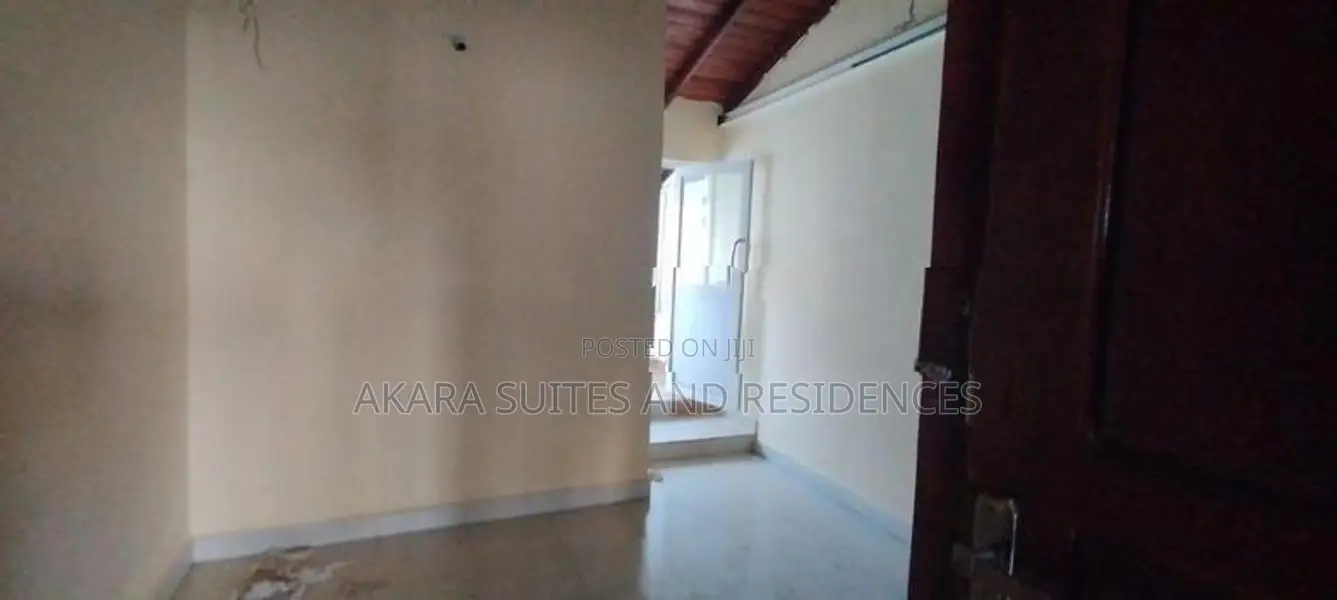 5,000 Sq.ft - Commercial Building for Sale CP35186 Colombo 03