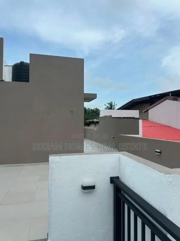 4 Bedroom House for Sale Near Boralesgamuwa Town