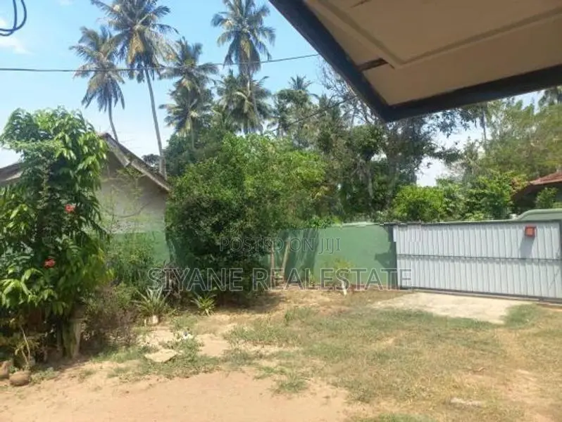 Land with Old House for Sale – Wattala