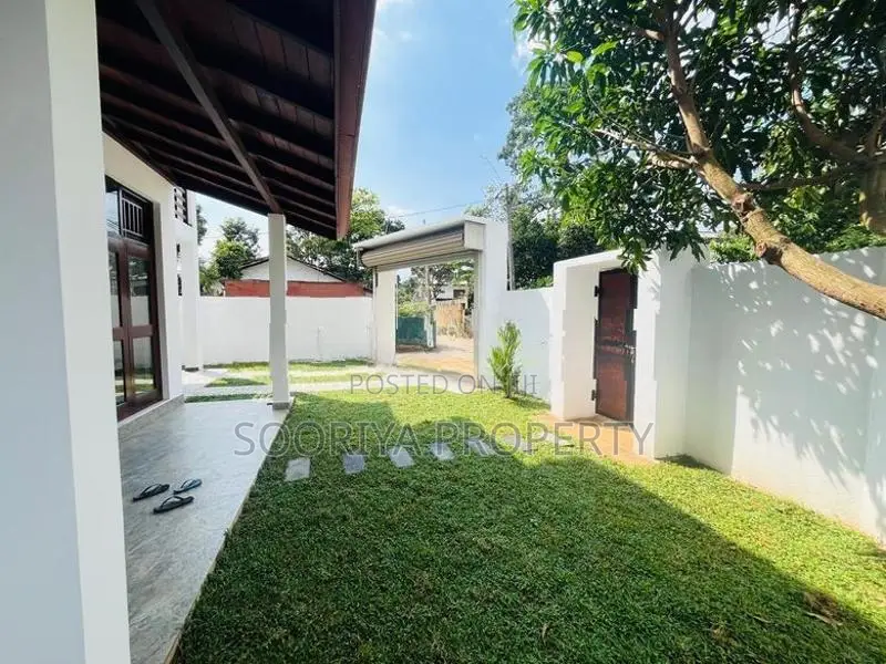 Luxury 2 Story House for Sale in Piliyandala Boralesgamuwa