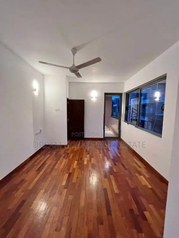4 Bedroom House for Sale in Hokandara