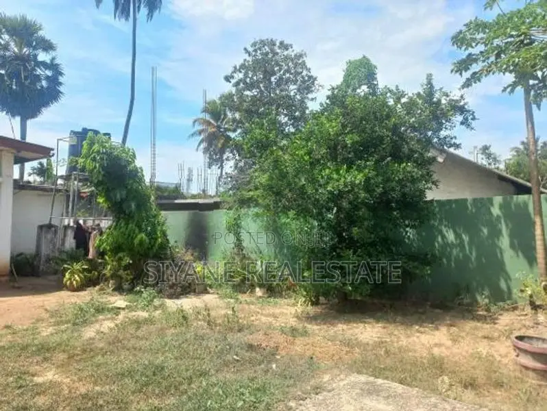 Land with Old House for Sale – Wattala
