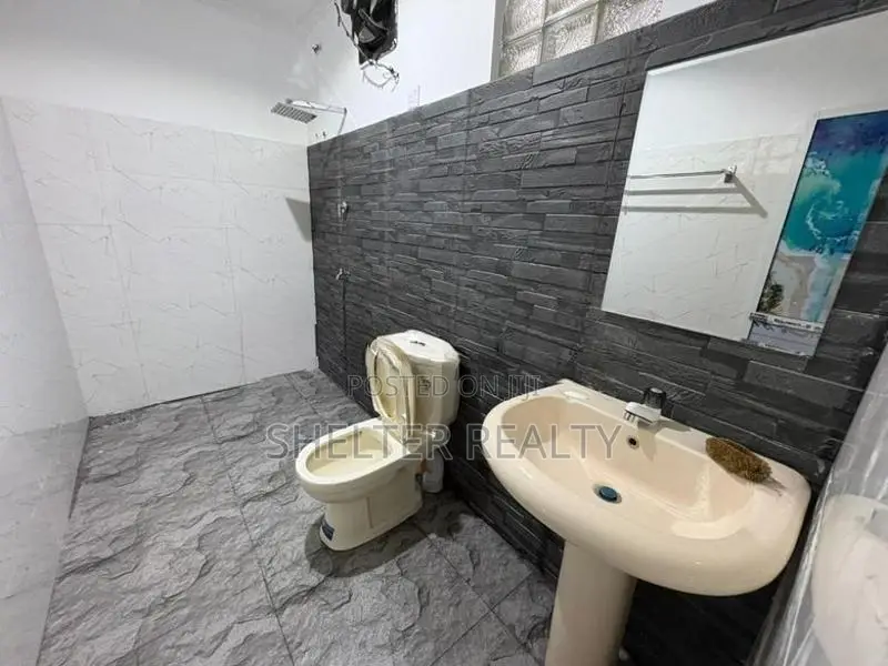 Spacious 4 Bedroom House for Rent in Buthgamuwa