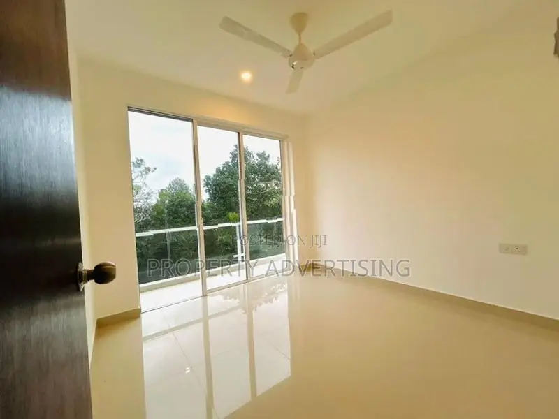 Rajagiriya 3 BR Kalapaluwawa Road Brand New Apartment for Sale
